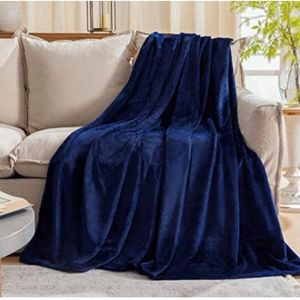 Fleece cozy warm throw blanket