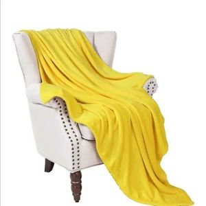 Fleece cozy warm throw blanket