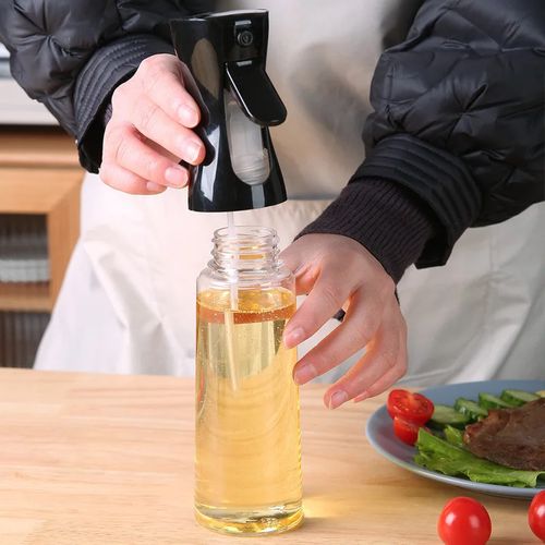 Oil spray bottle