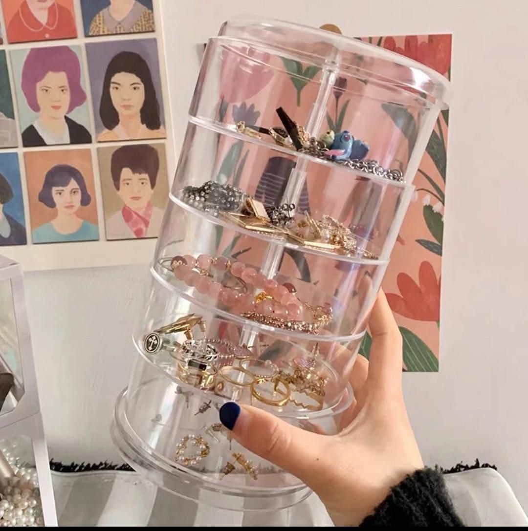 Acrylic rotating jewelry holder