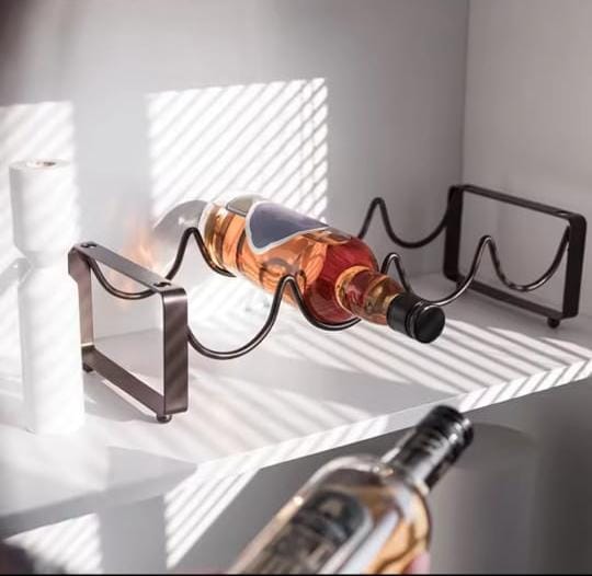 Metallic carbon wine holder