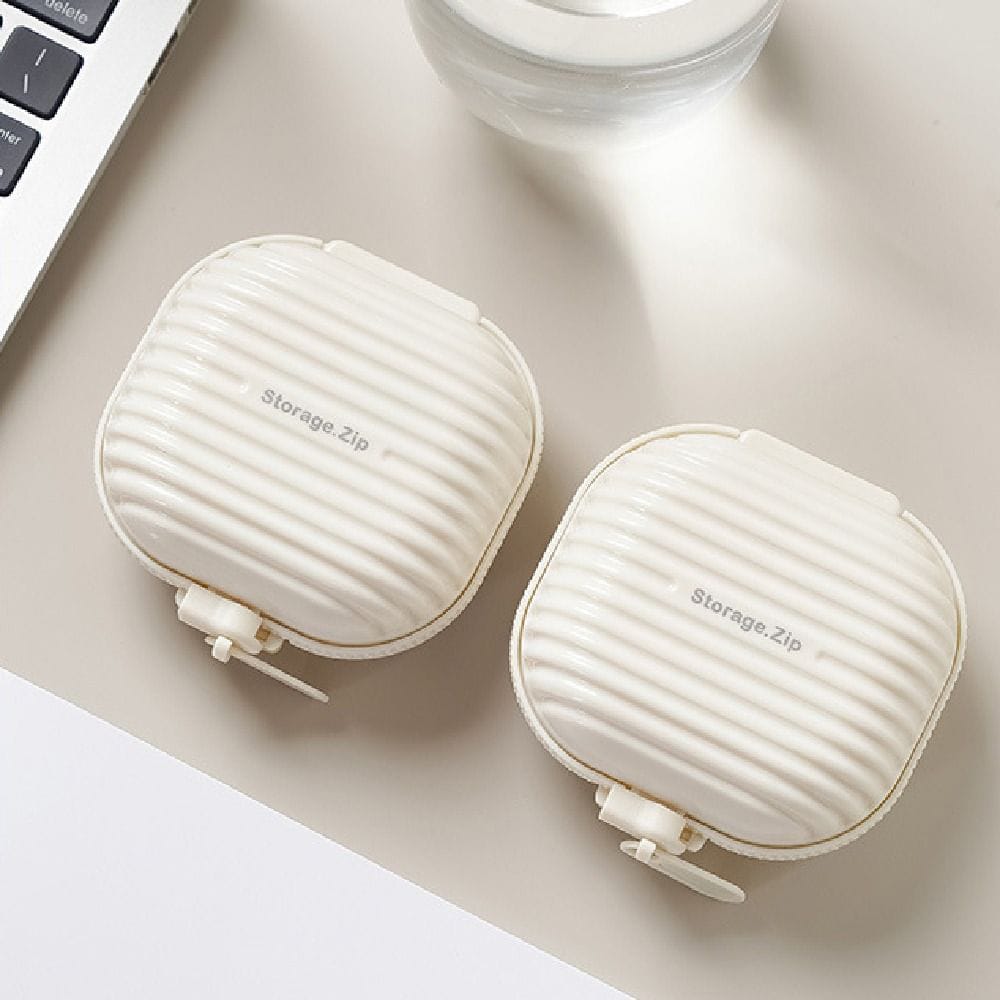 Portable pill storage case