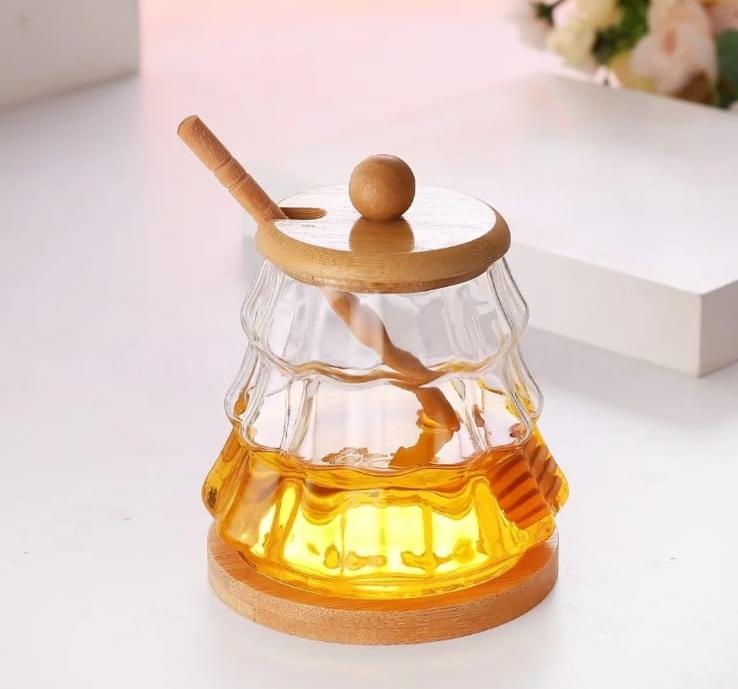 Honey dispenser with bamboo lid