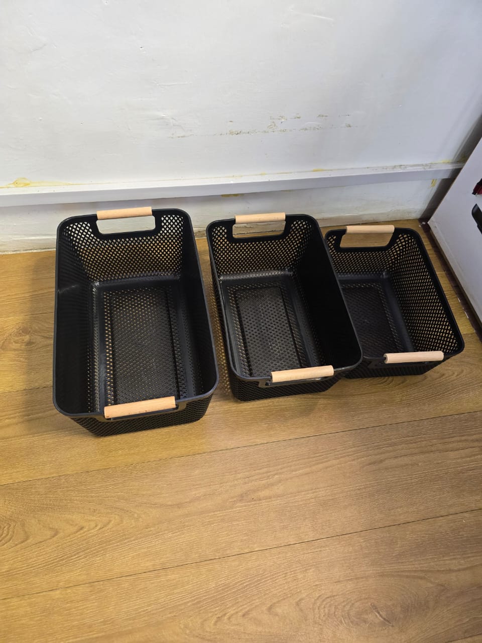 3pcs Extra-Large Plastic Mesh Storage Baskets with Bamboo Handles