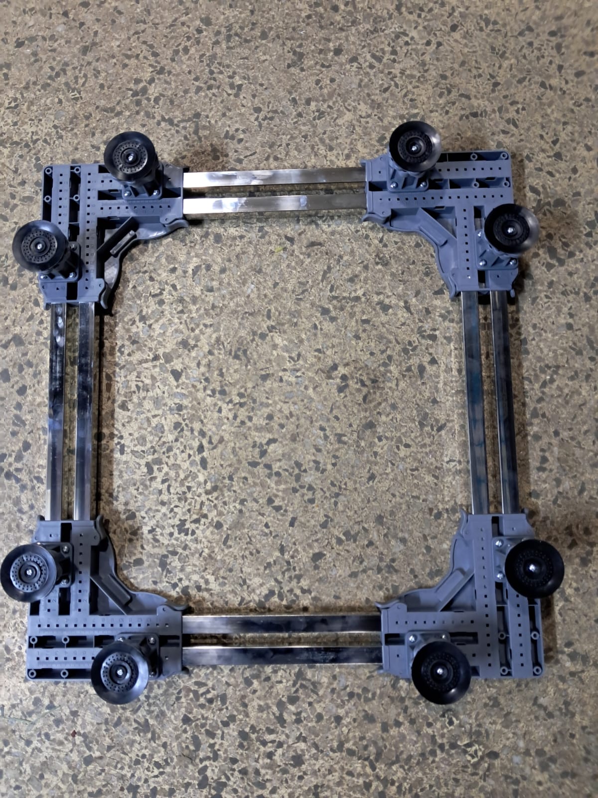 Heavy duty adjustable refrigerator/washing machine base stand