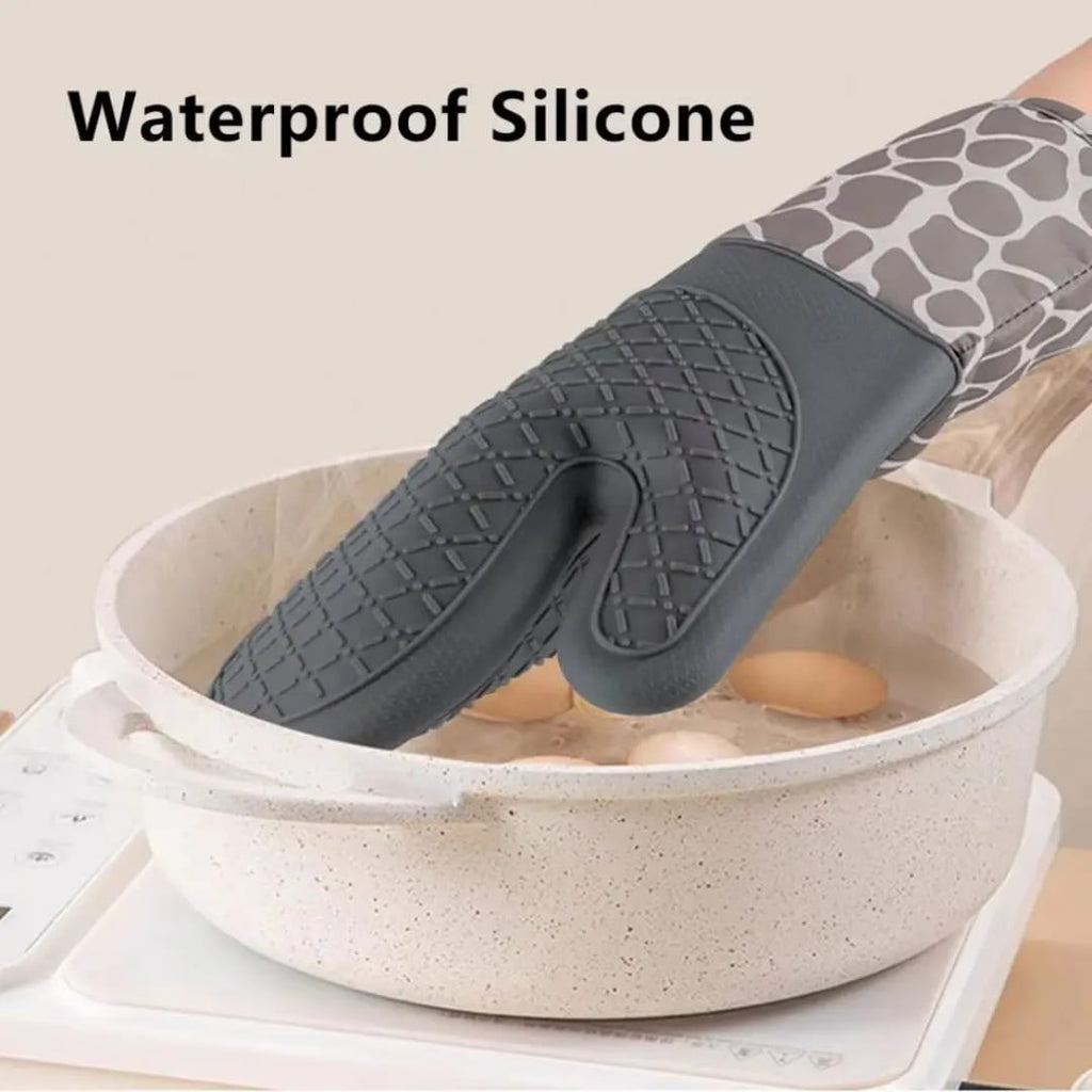 Heat resistant silicone oven gloves with soft cotton lining