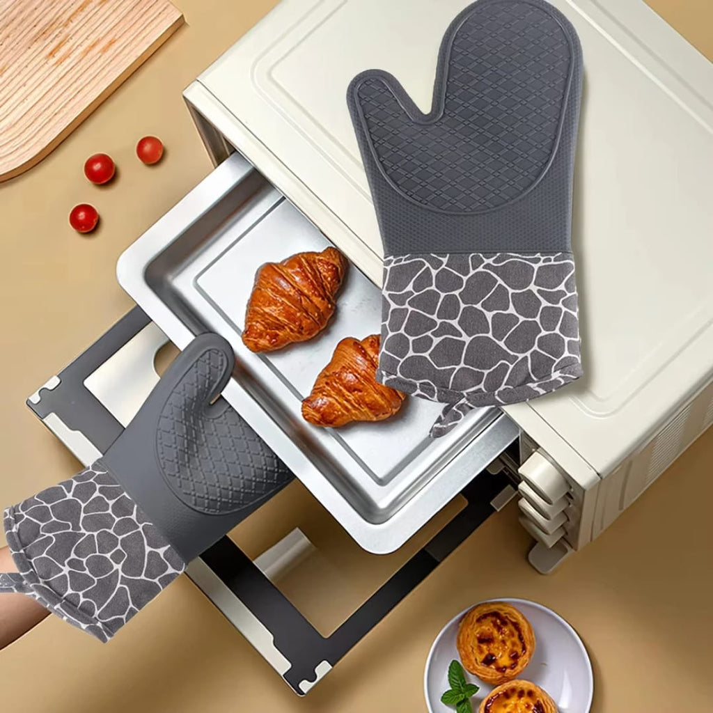 Heat resistant silicone oven gloves with soft cotton lining