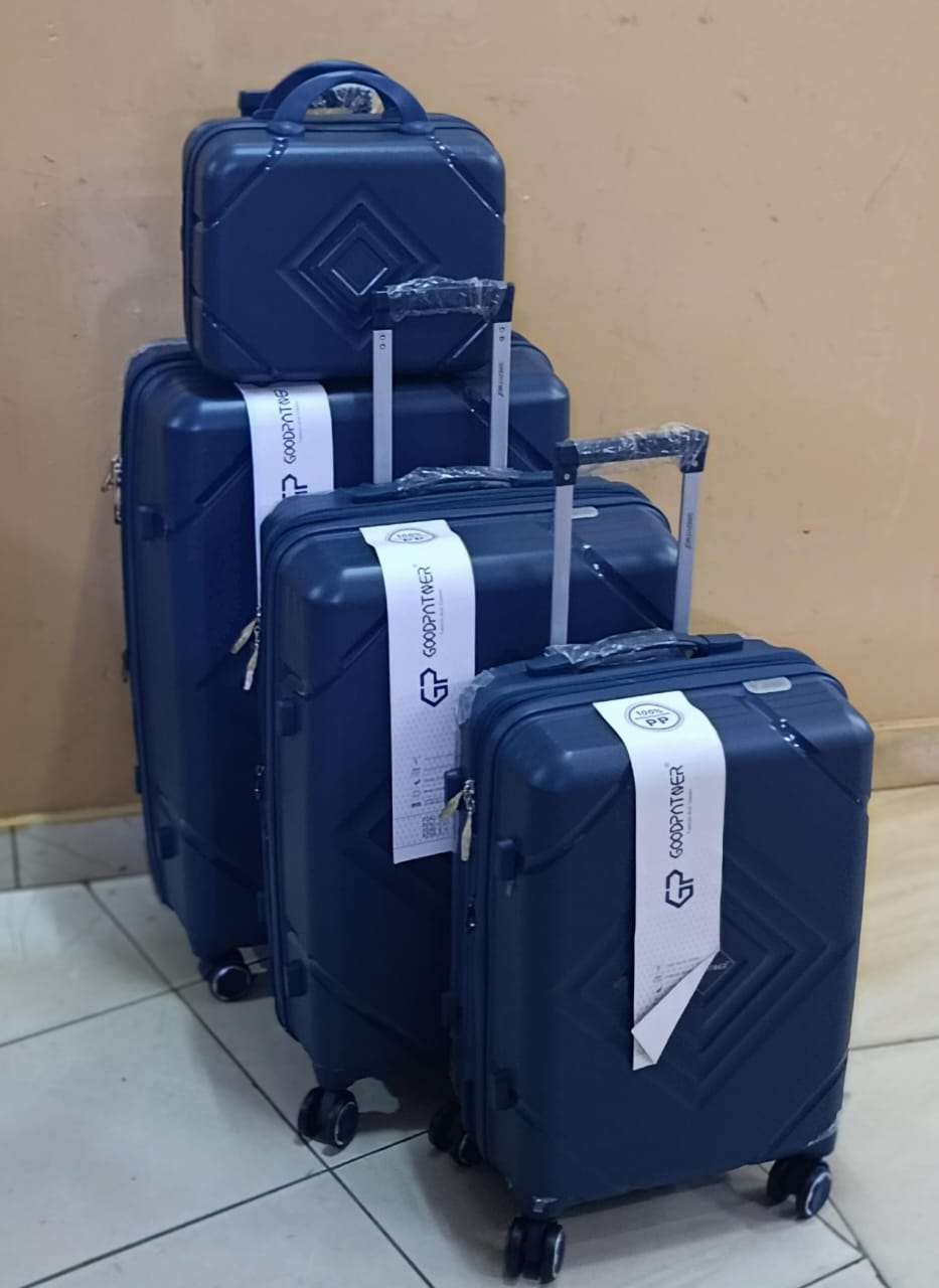 4 in 1 Luxurious unbreakable suitcase